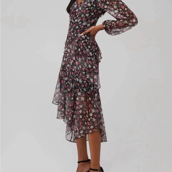 ASTR the Label Fairfax Dress In Fuchshia Gold Floral - Picture 9 of 10